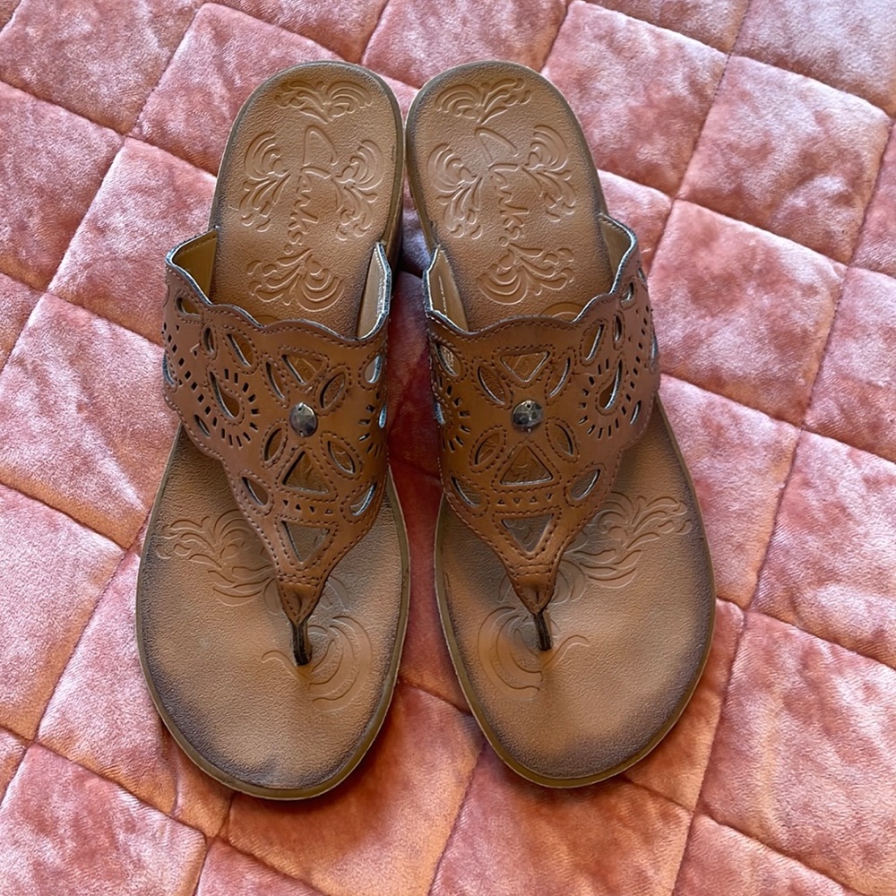 Clarks wedge heel, laser cut detail, thong sandal, brown, size 7.5